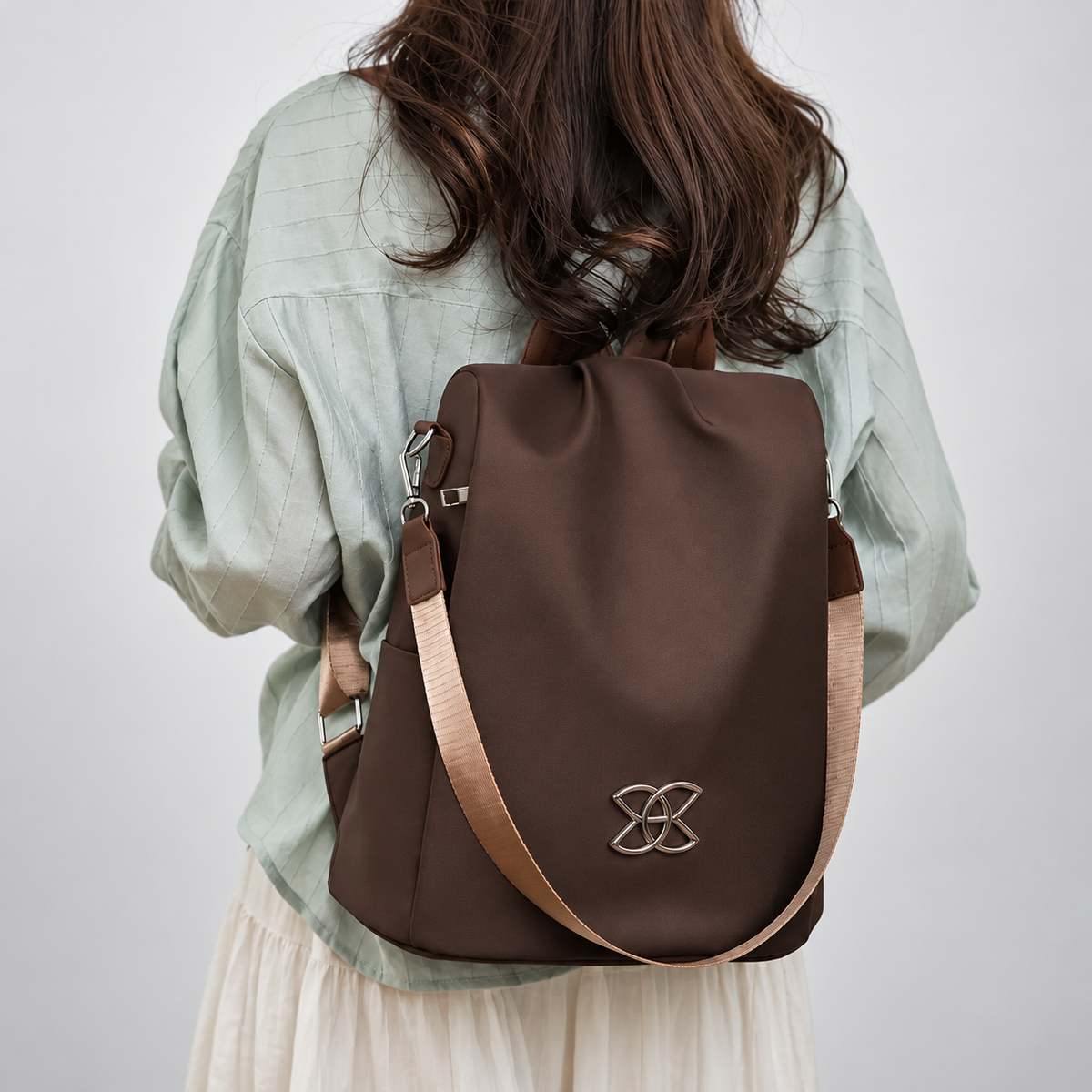 Bolso mochila antirrobo IVY de mujer en color marrón